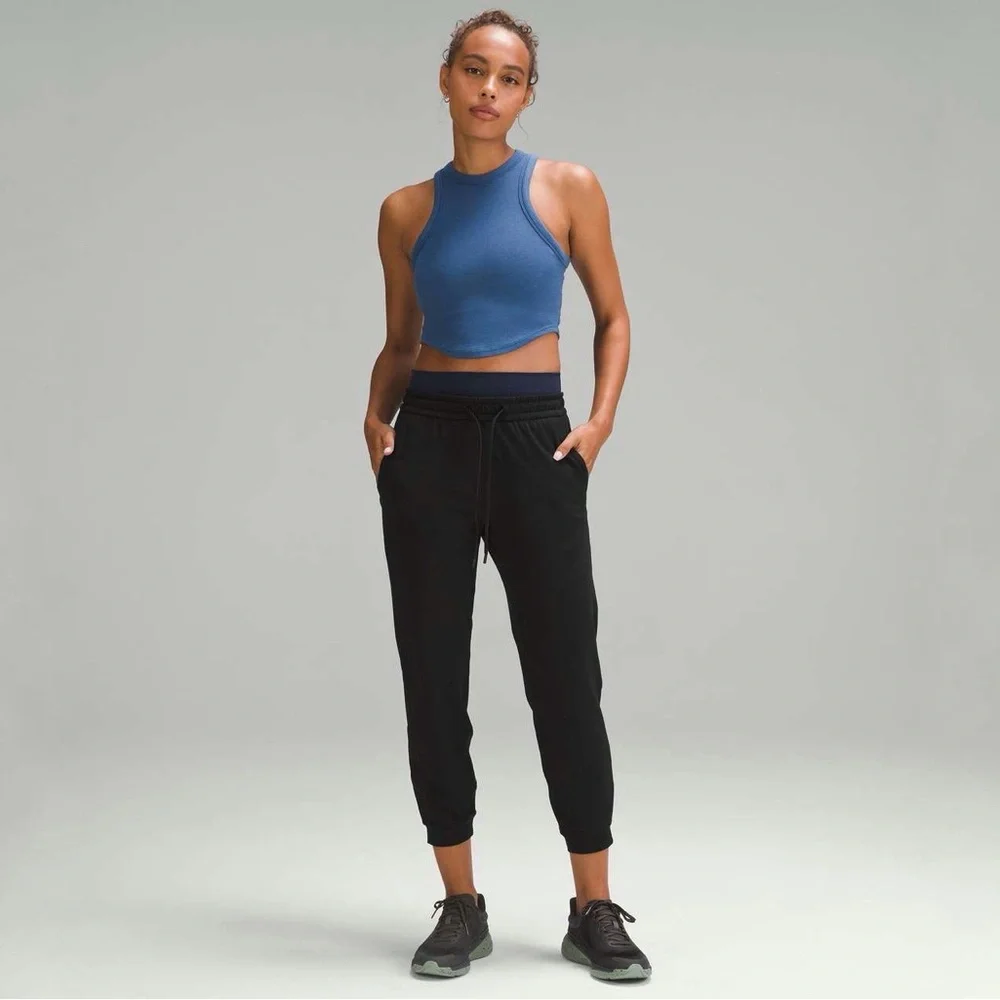 Lululemon Soft Jersey Classic-Fit‎ Mid-Rise Jogger in Black